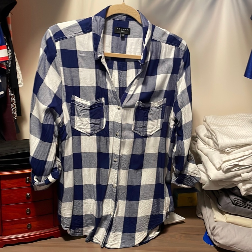 Tinsel Hattie two pocket button down top